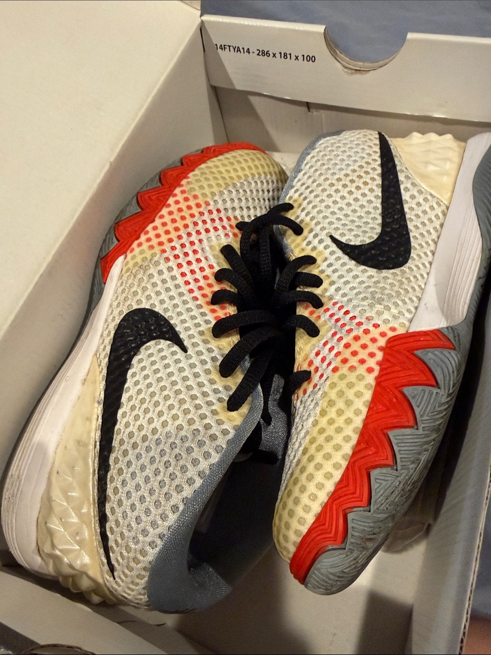 Kyrie 1 (ps)
